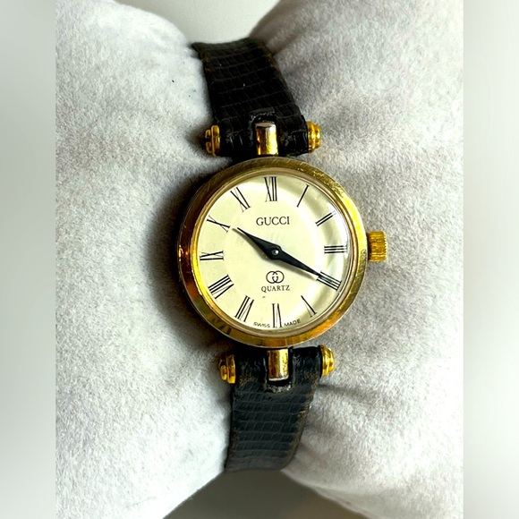 GUCCI “Stacked” black Case Ladies Watch. - Picture 1 of 13